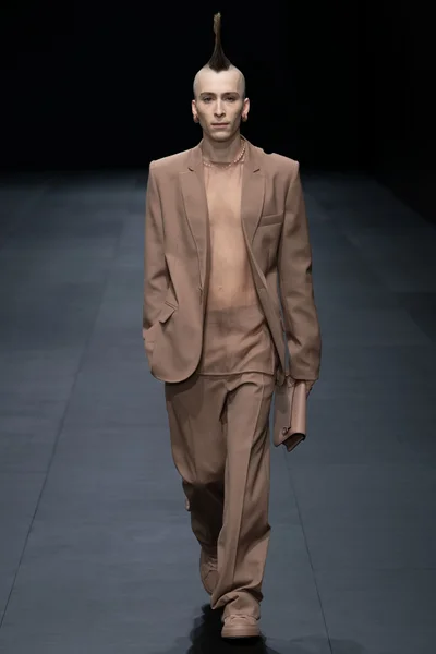 Look 53